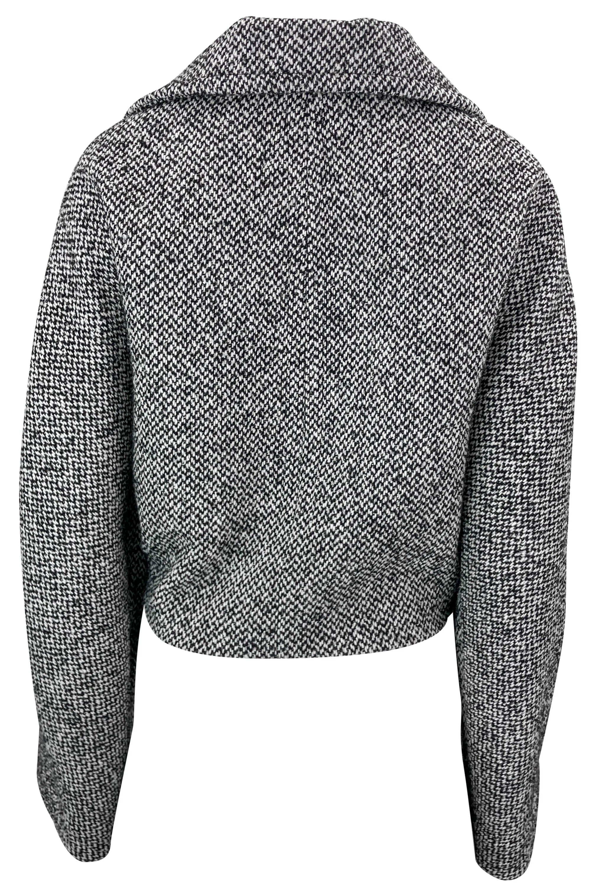 Mantũ Cropped Jacket in Black/White