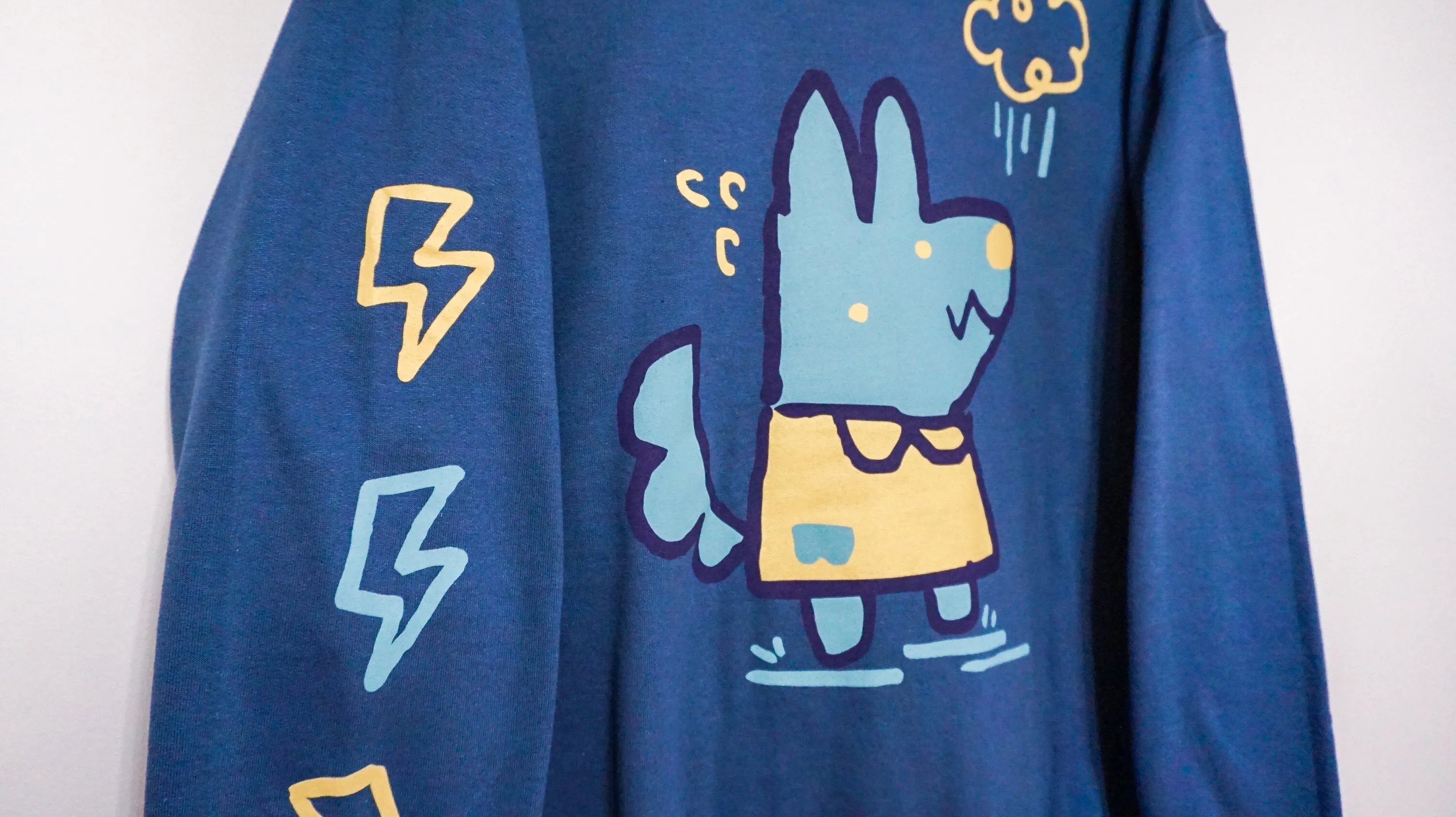 WOLF THUNDER sweater